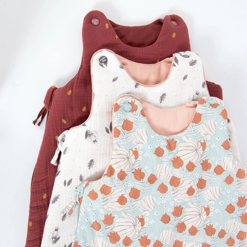 Gigoteuse Fleurie Bleue 90cm MOULIN ROTY Apres La Pluie 4 Gigoteuse Fleurie Bleue 90cm MOULIN ROTY Apres La Pluie – Image 2