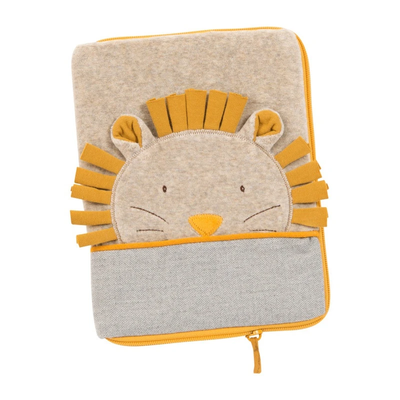 Protège Carnet De Santé Lion MOULIN ROTY Sous Mon Baobab 3 Protège Carnet De Santé Lion MOULIN ROTY Sous Mon Baobab
